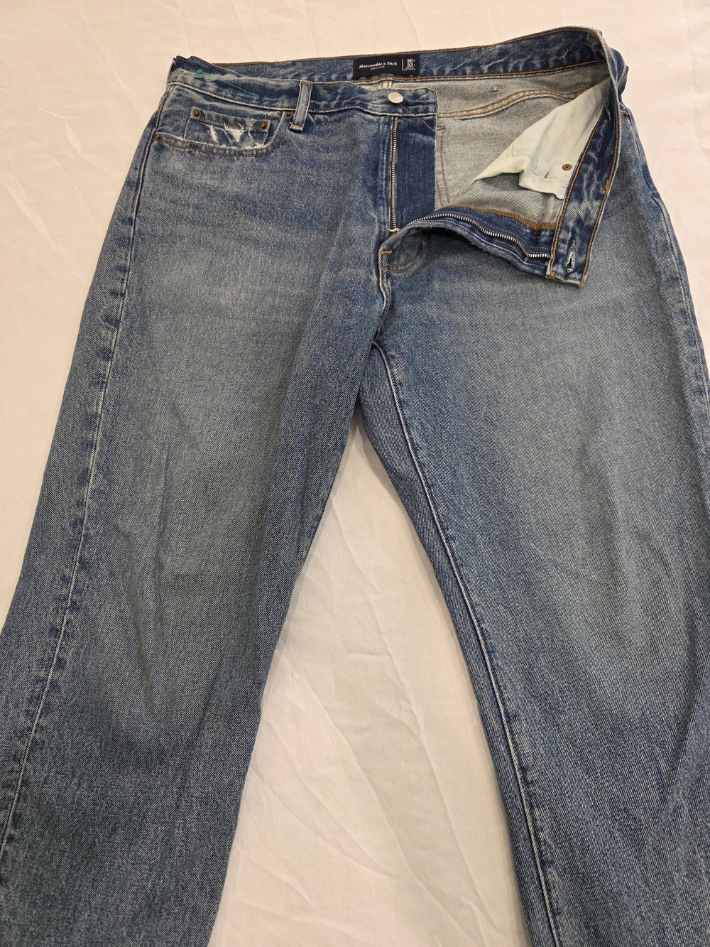 Abercrombie & Fitch Blue Straight Fit Blue Stone Wash Jeans Men W36 L32 - Picture 4 of 10